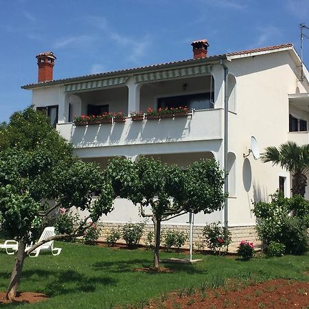 Apartment Vesna Veleniki Екстериор снимка