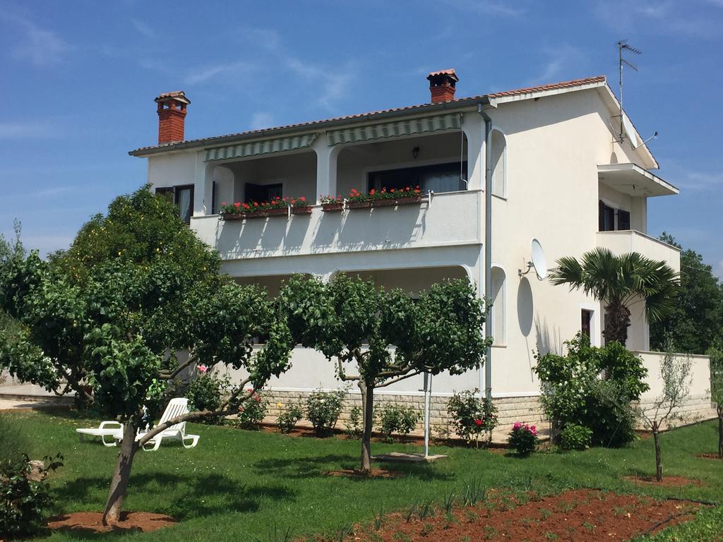 Apartment Vesna Veleniki Екстериор снимка