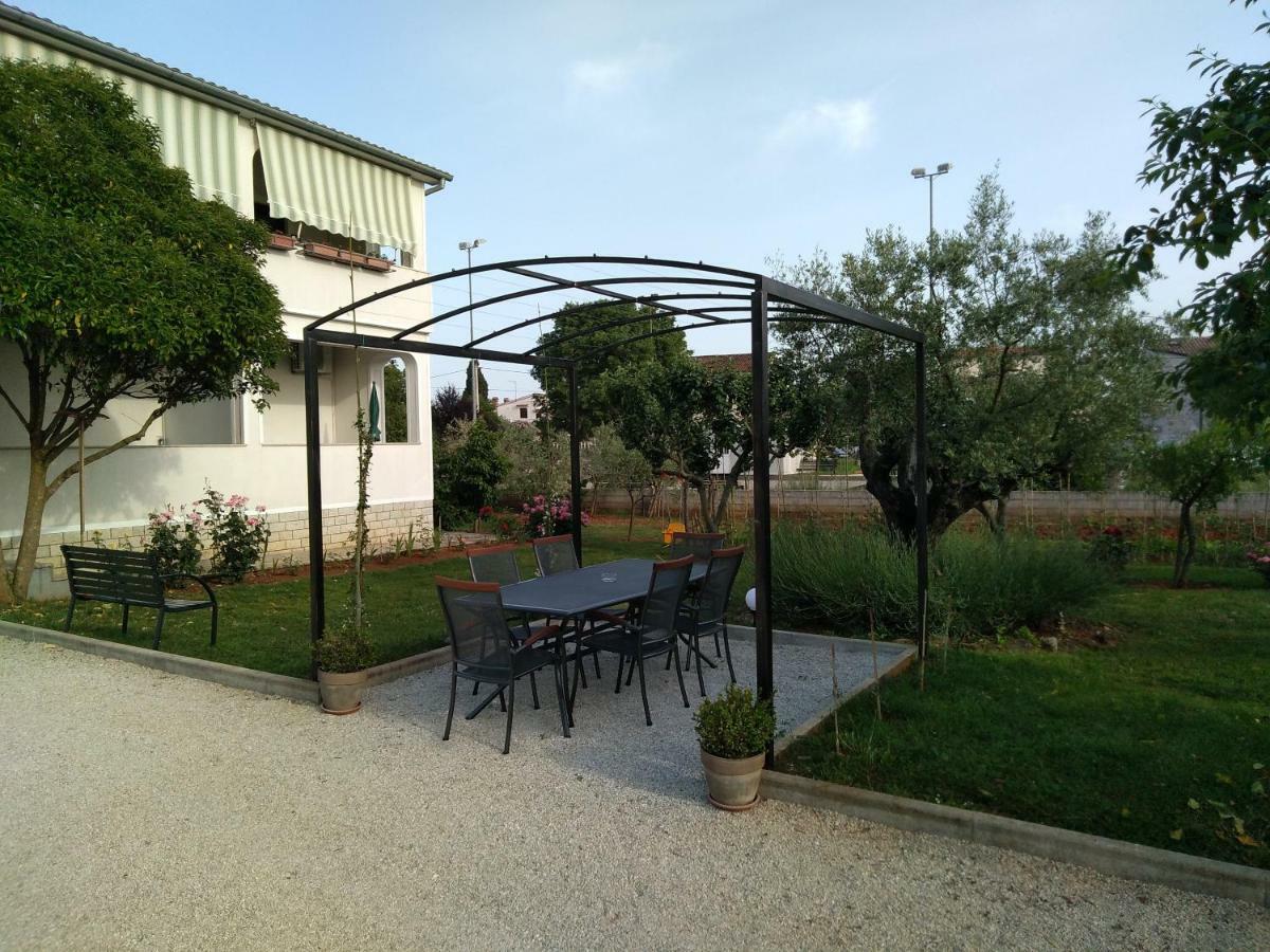 Apartment Vesna Veleniki Екстериор снимка