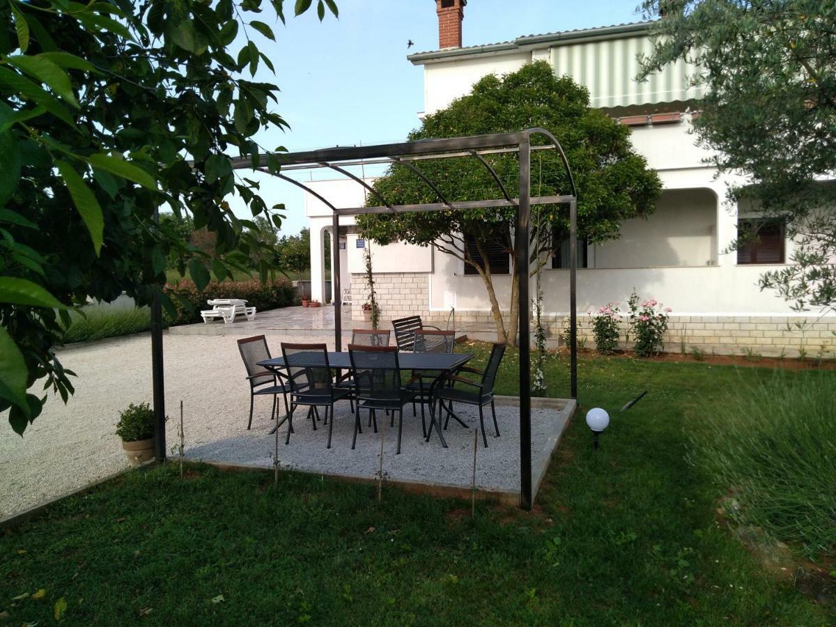 Apartment Vesna Veleniki Екстериор снимка