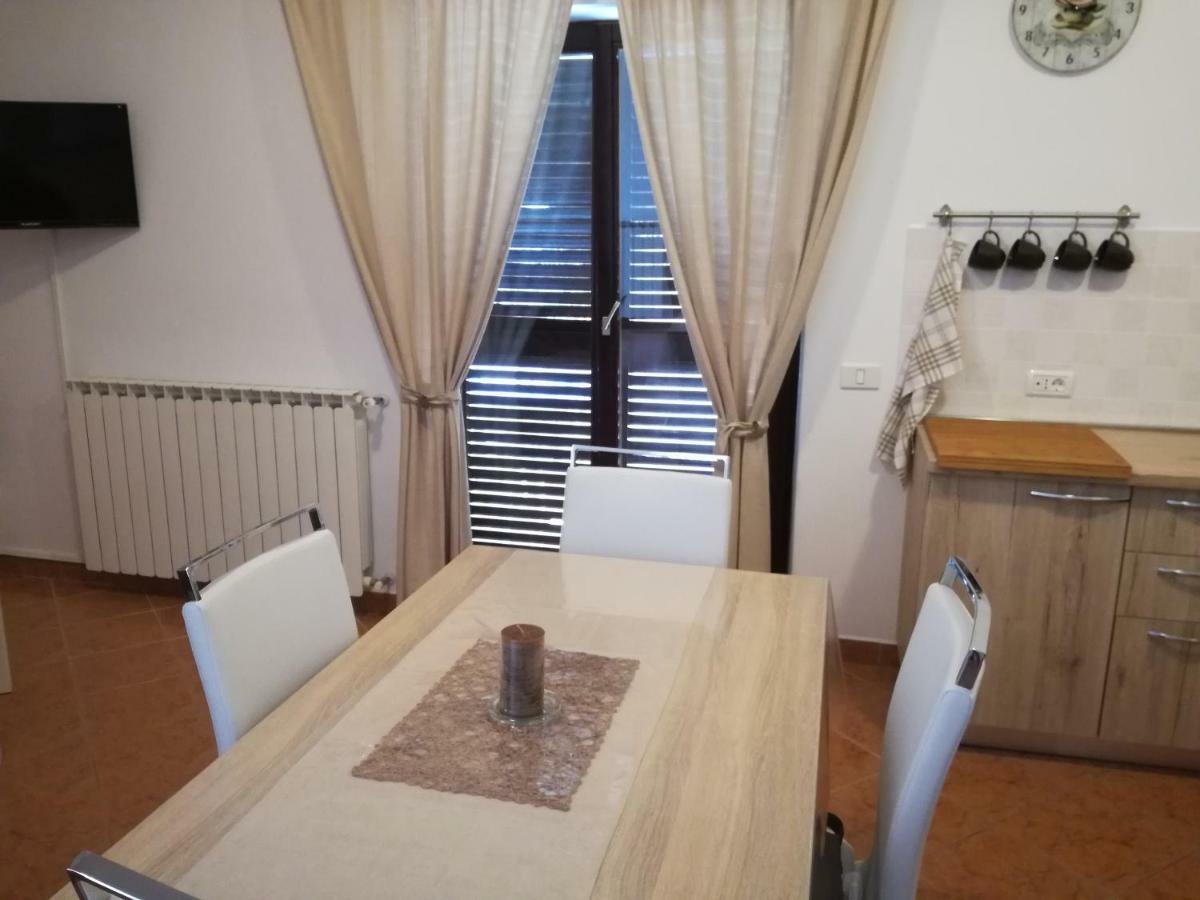 Apartment Vesna Veleniki Екстериор снимка