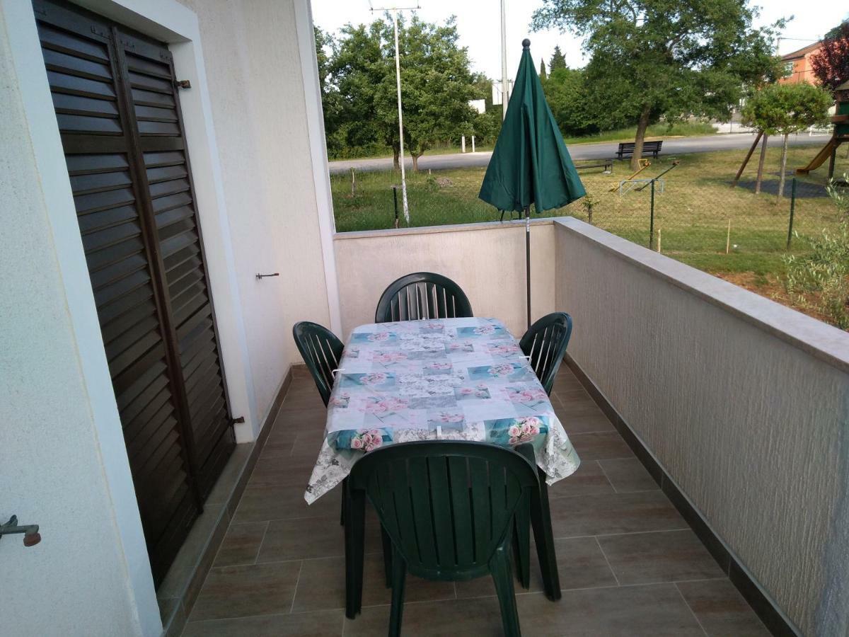 Apartment Vesna Veleniki Екстериор снимка